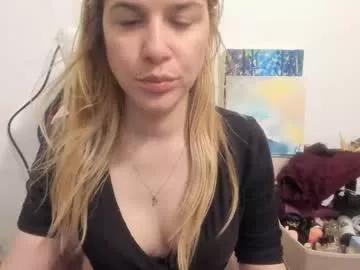 Photos of artsyandcraftsy_ from Chaturbate is Freechat