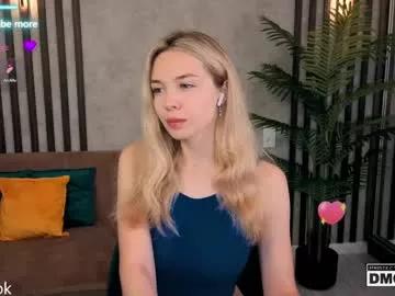 holl1would from Chaturbate is Freechat