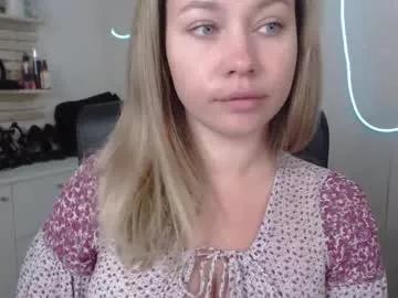 holly_bb95 from Chaturbate is Freechat