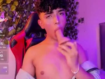 niick_twink from Chaturbate