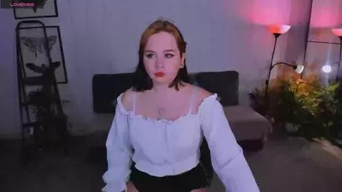 lunalunaa from Cherry is Freechat