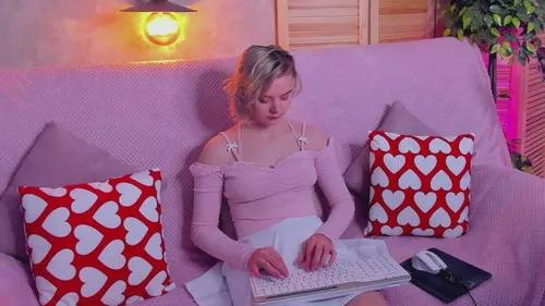 miukitty from Cherry is Freechat