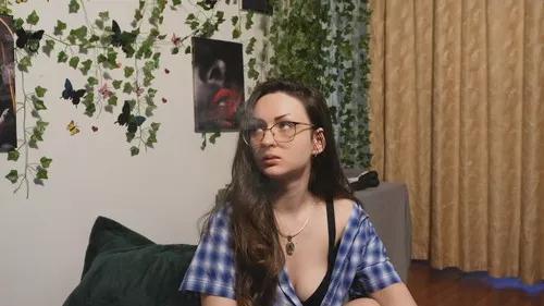 naughtyh from Cherry is Freechat