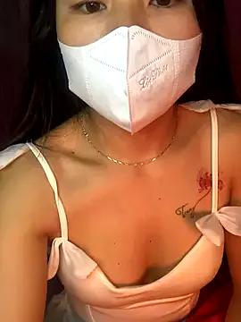 -Lisa-03 from StripChat is Freechat