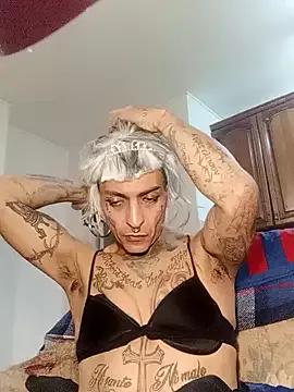 00Travsharongomez from StripChat is Freechat