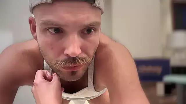 69woodinson from StripChat is Freechat