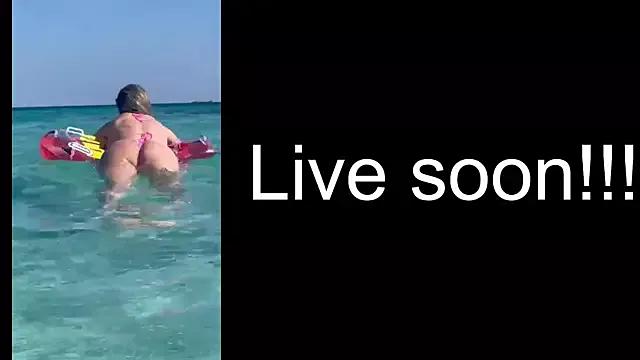 _Allie_ from StripChat is Freechat