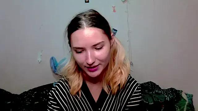_kikiclark__ from StripChat is Freechat