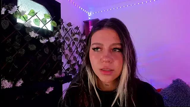 _lizzy_keen from StripChat is Freechat
