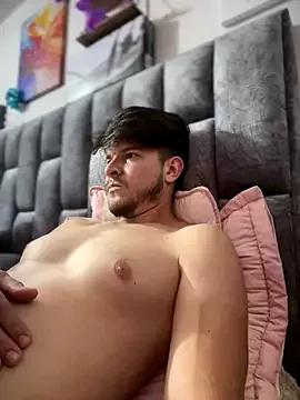 _NickJuniorr from StripChat is Freechat