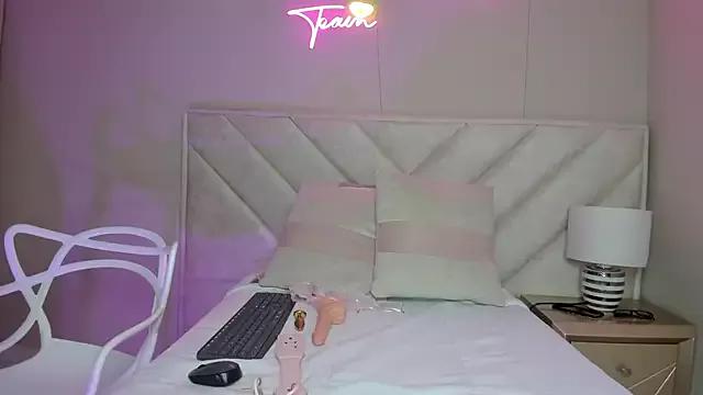 _paula_x from StripChat is Freechat
