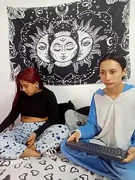 abby_n_emily from StripChat is Freechat