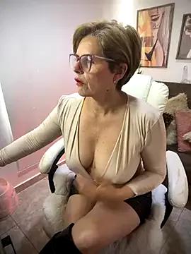 Adeellee_ from StripChat is Freechat