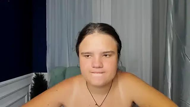 AdeleCruz from StripChat is Freechat