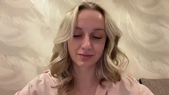 AdeleEverhart from StripChat is Freechat