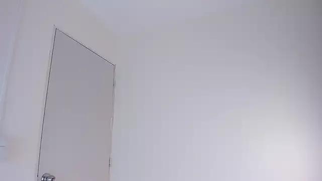 Adria_ross from StripChat is Freechat