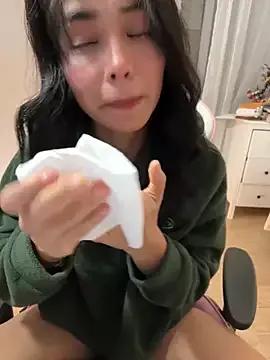 Adriennesexxx from StripChat is Freechat