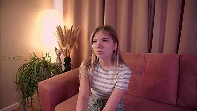 AinsleyBryan from StripChat is Freechat