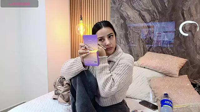 Alana-Jones from StripChat is Freechat