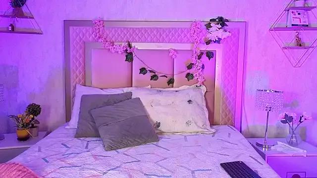 AlanaOdison from StripChat is Freechat