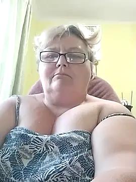 AlenushkaGold from StripChat is Freechat