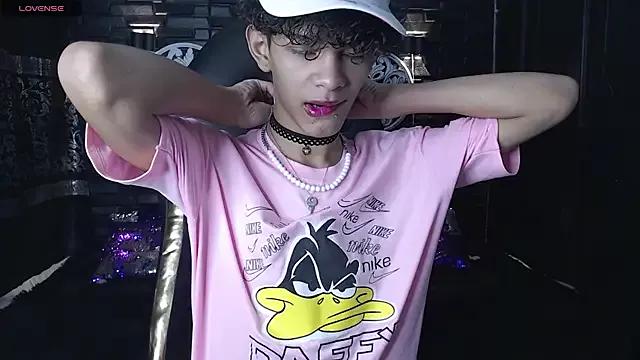 alexes_risos from StripChat is Freechat