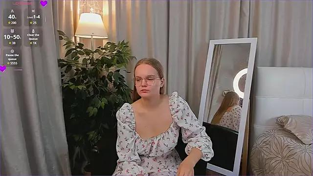 AlicaBlackk from StripChat is Freechat