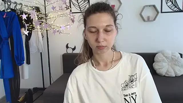 AliceDeann from StripChat is Freechat