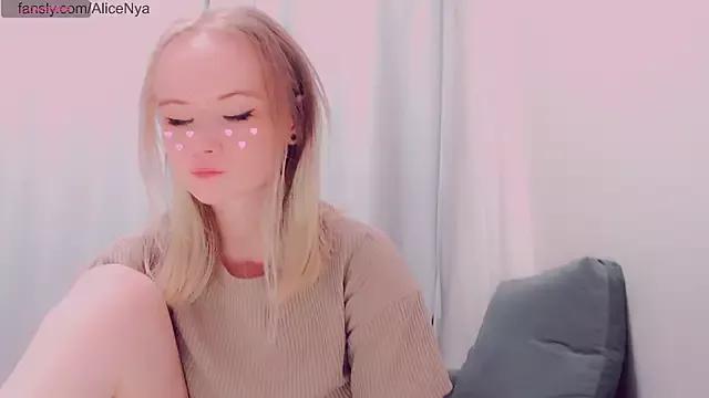 AliceNya_cute from StripChat is Freechat
