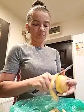 alinaalinutzq from StripChat is Freechat