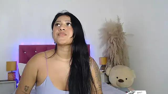 alinakiss from StripChat is Freechat