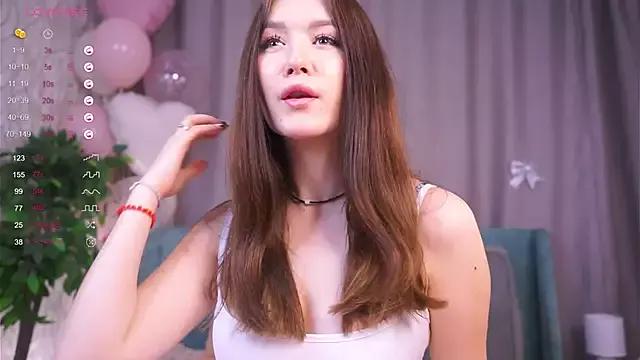 AlinaOrf from StripChat is Freechat