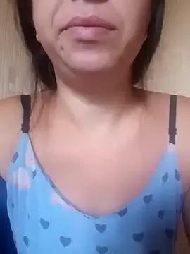 AlinaSiS from StripChat is Freechat