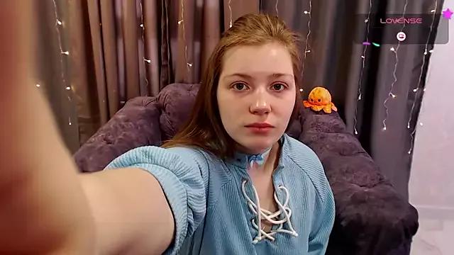 aliseemoon from StripChat is Freechat