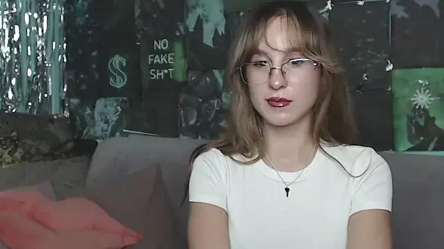 AlishaKellyi from StripChat is Freechat