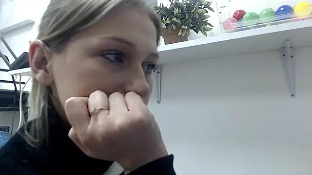 AlissaBB_XO from StripChat is Freechat