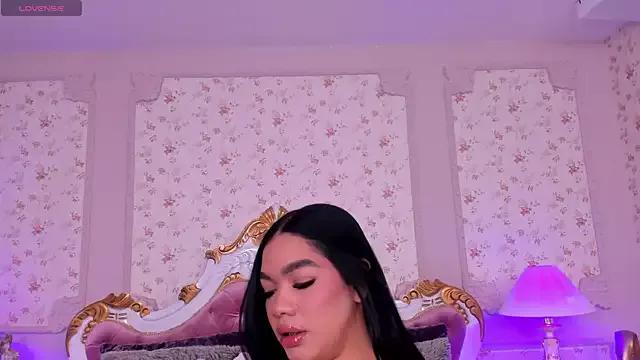 AllissonJames from StripChat is Freechat