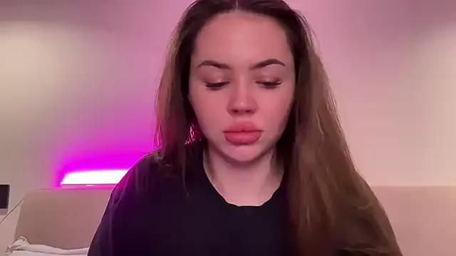 AlmaryKim from StripChat is Freechat