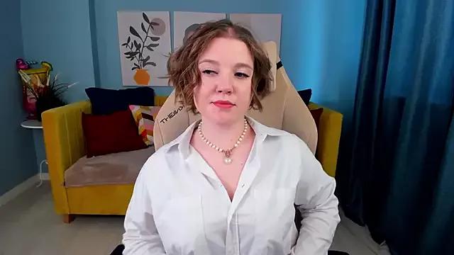 AlmaSound from StripChat is Freechat