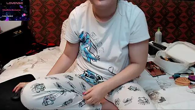 Anasunshine12 from StripChat is Freechat