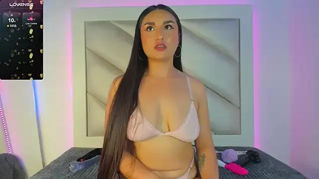 Andreacam_js from StripChat is Freechat