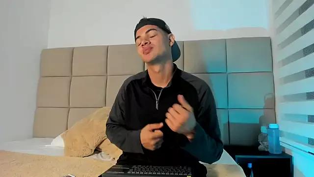 andrew_colleman from StripChat is Freechat