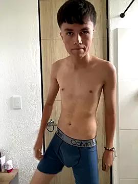 andrew_gara from StripChat is Freechat