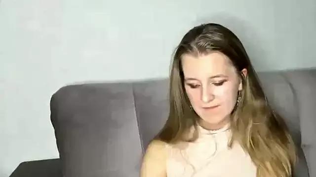 AnnamariaVieu from StripChat is Freechat