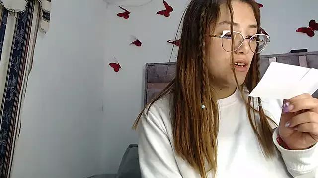 Anny-Fox from StripChat is Freechat