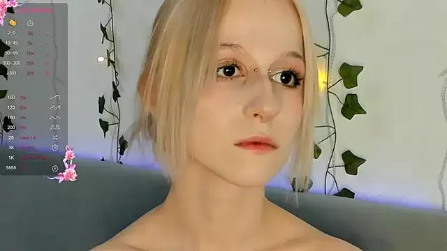 Annyme0w from StripChat is Freechat