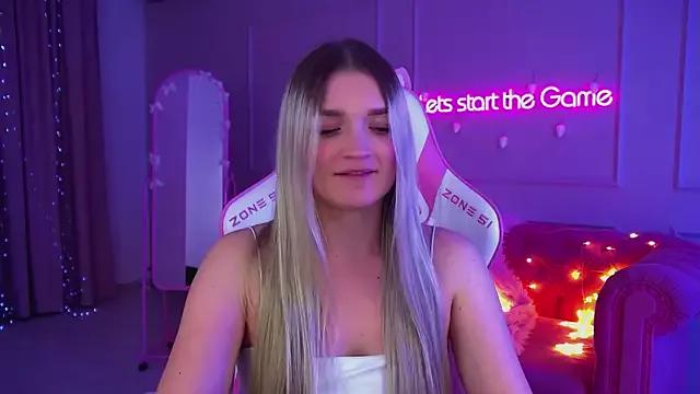 AnnyRaii from StripChat is Freechat