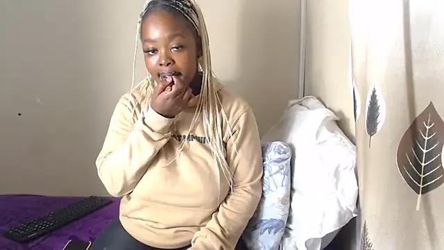 AppleAssDivaa from StripChat