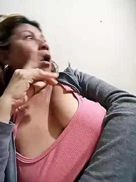 Aranza-Queen from StripChat is Freechat