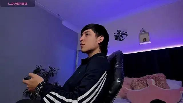 Ares_di_martin from StripChat is Freechat